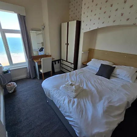 Boston Hotel 3*