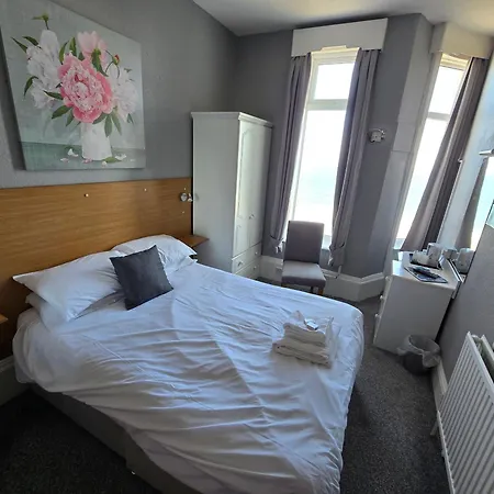 Boston Hotel 3*