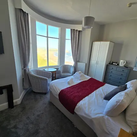 Hotel Boston 3*